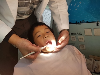 107.12.26-1.4年級學生牙齒缺點矯治填補圖片