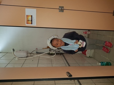 107.12.28-一年級生頭蝨處理圖片