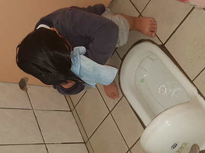 107.12.28-一年級生頭蝨處理圖片