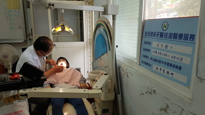 108.04.24牙醫師看診6及3年級學生圖片