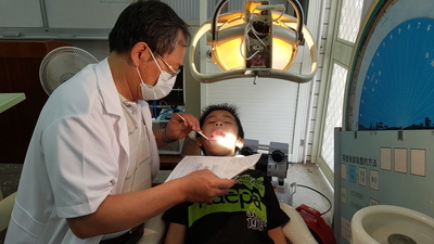 108.04.24牙醫師看診6及3年級學生圖片